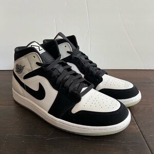 Jordan 1 Mid SE Diamond Black and White Sneakers